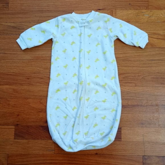 3/$10 🌟 Carter's White Baby Sleep Sack Blanket Yellow Duckies Ducks 0-9 Months - Picture 1 of 8